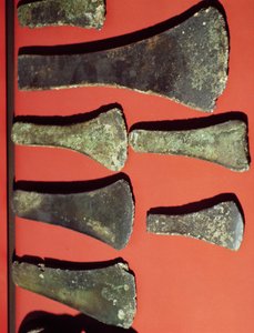 Düz Eksenler, tarih öncesi (bronz)